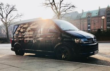 uszkodzony samochód po godzinach pracy