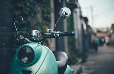 Scooterverzekering afsluiten op naam ouders