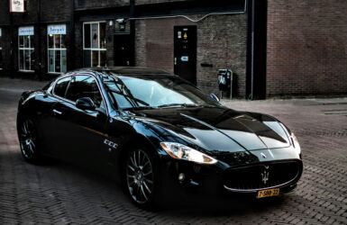 zwarte Maserati GranTurismo